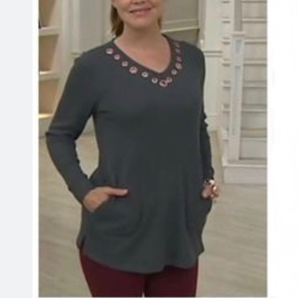 Quacker Factory waffle knit rhinestone grommet tunic - Picture 2 of 7